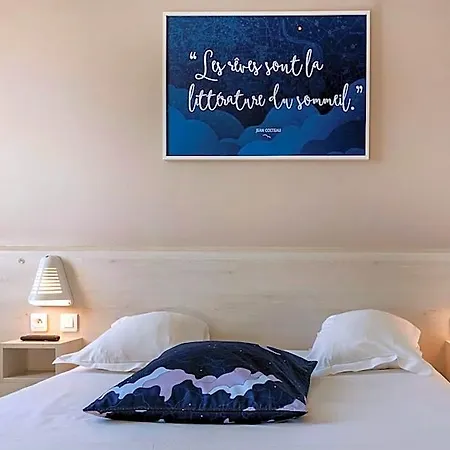 Otel Ace Paris Sud Villabe